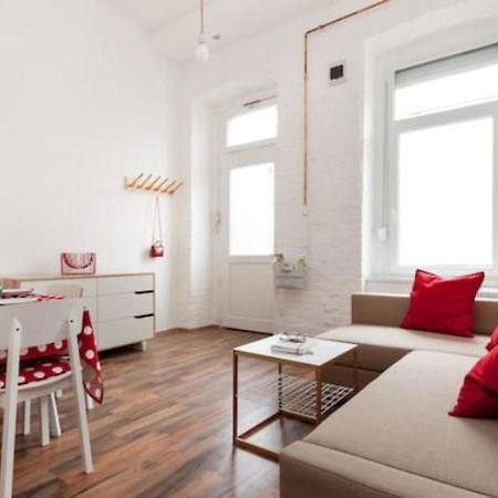 Loft Style Apartment In Hipster Area Budapest Exterior foto